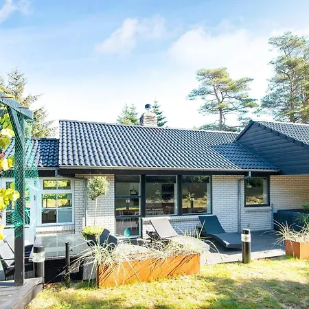 Tranquil Retreat-by Traum Feriehus Hemmet