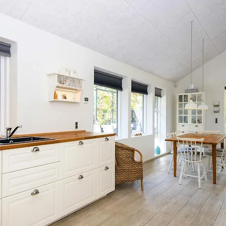 Tranquil Retreat-by Traum Feriehus Hemmet