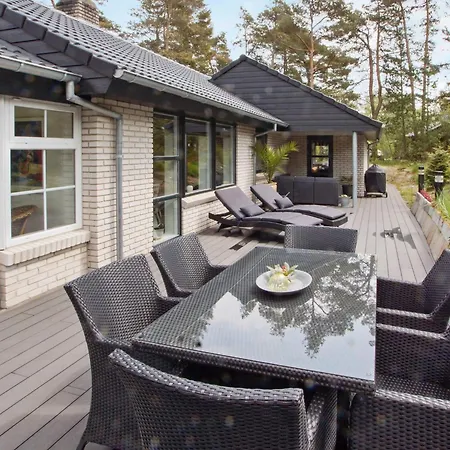 Tranquil Retreat-by Traum